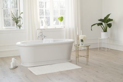 Vintage-Style Bathtub
